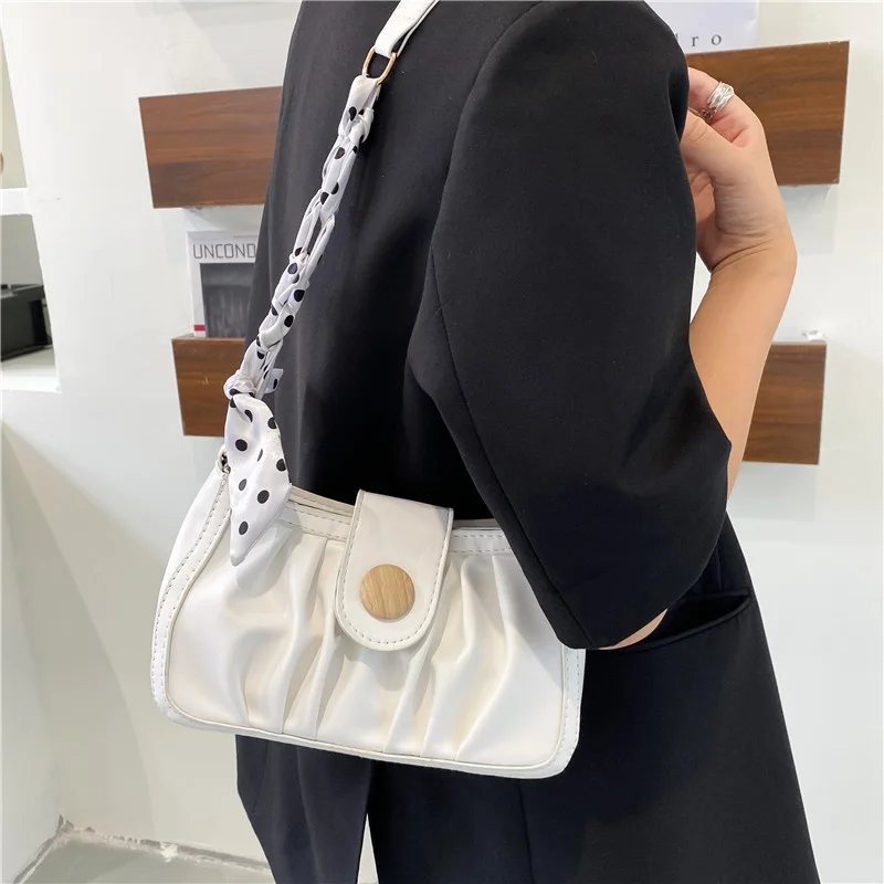

Wrinkled Cloud Bag Women's Summer Simple New Fashion Net Red Women's Bag Leisure Chain Messenger Armpit Bag