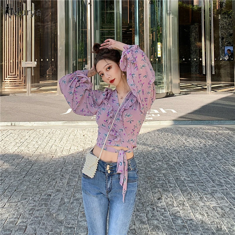 

Spring Hong Kong flavor shirt sexy v-neck fungus lantern sleeves floral chiffon long-sleeved short waisted ins fashion shirt