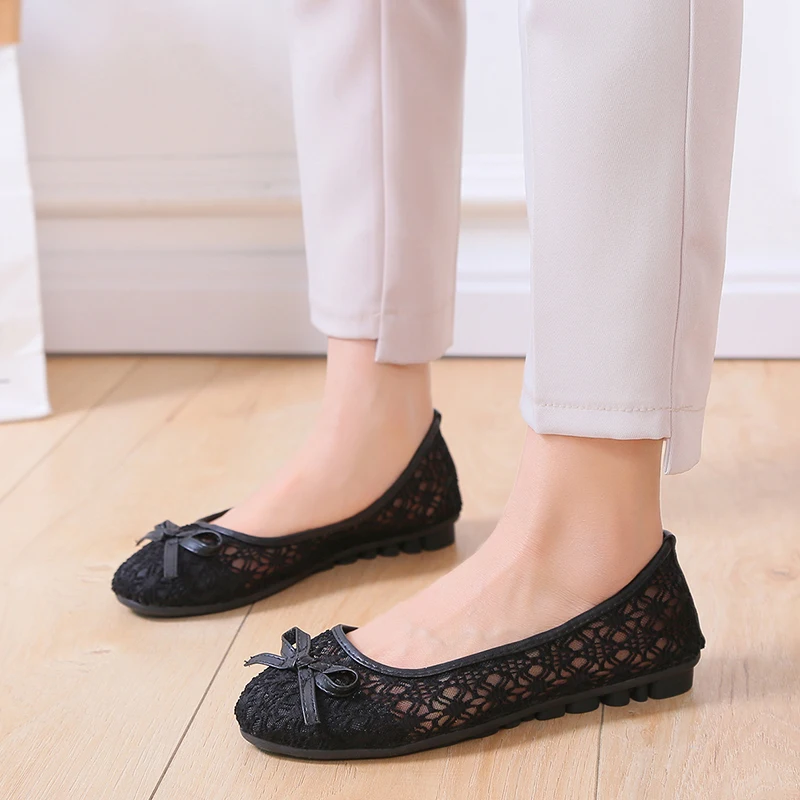 

2020 White Casual Shoes New Round Toe Summer Flat Cloth Shoes Mesh Lace Breathable Hollow-out Non-slip Women's Shoes