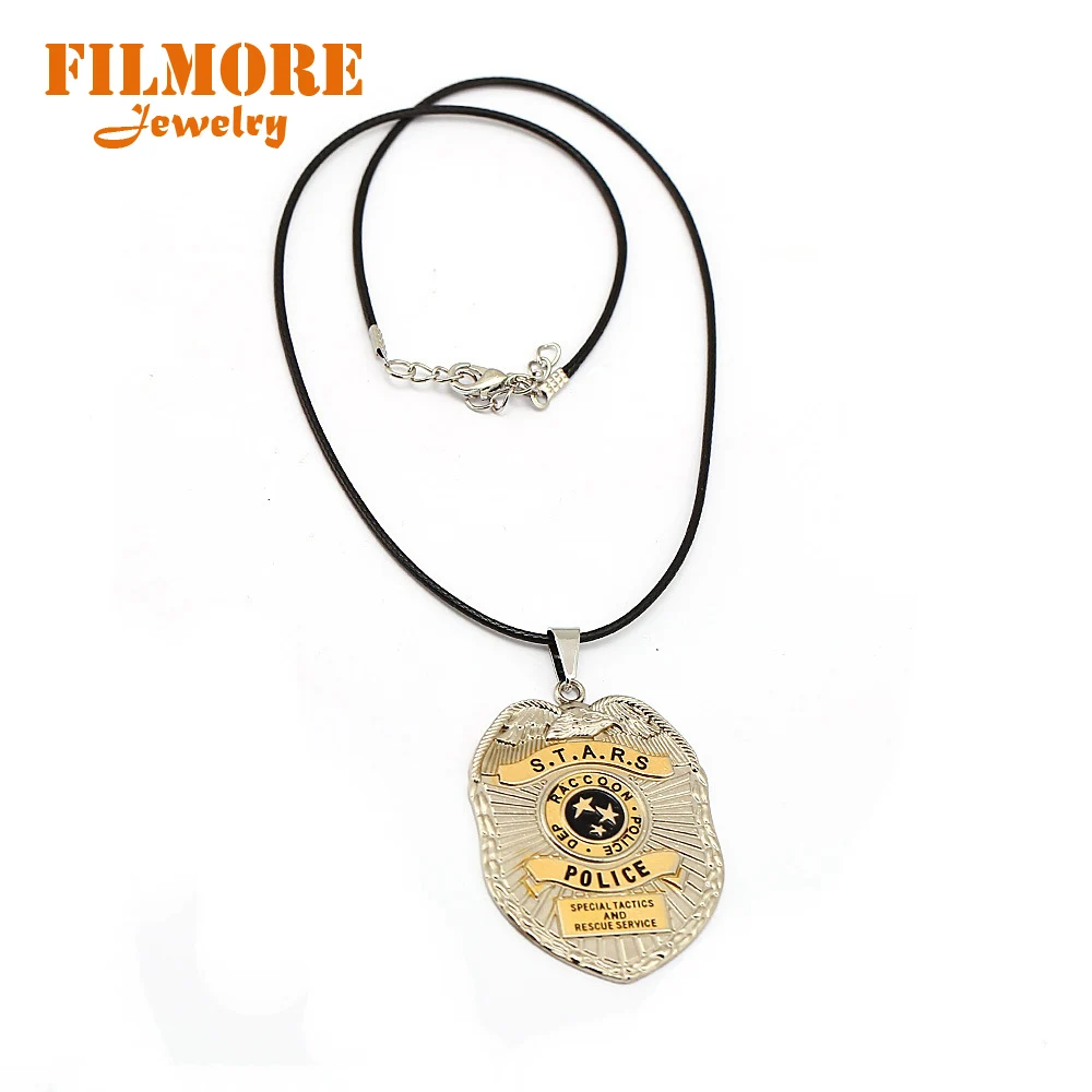 Рабочий стол с вытяжным шкафом и енота городская полиция значок брелок