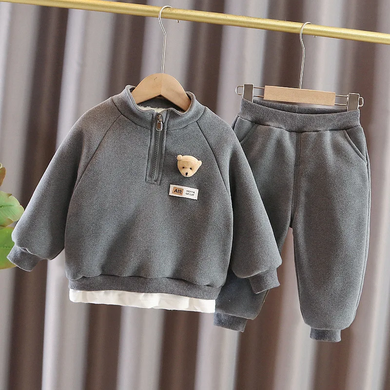 

Autumn and winter new children's Cartoon Bear Plush thickened two-piece fashion baby clothes