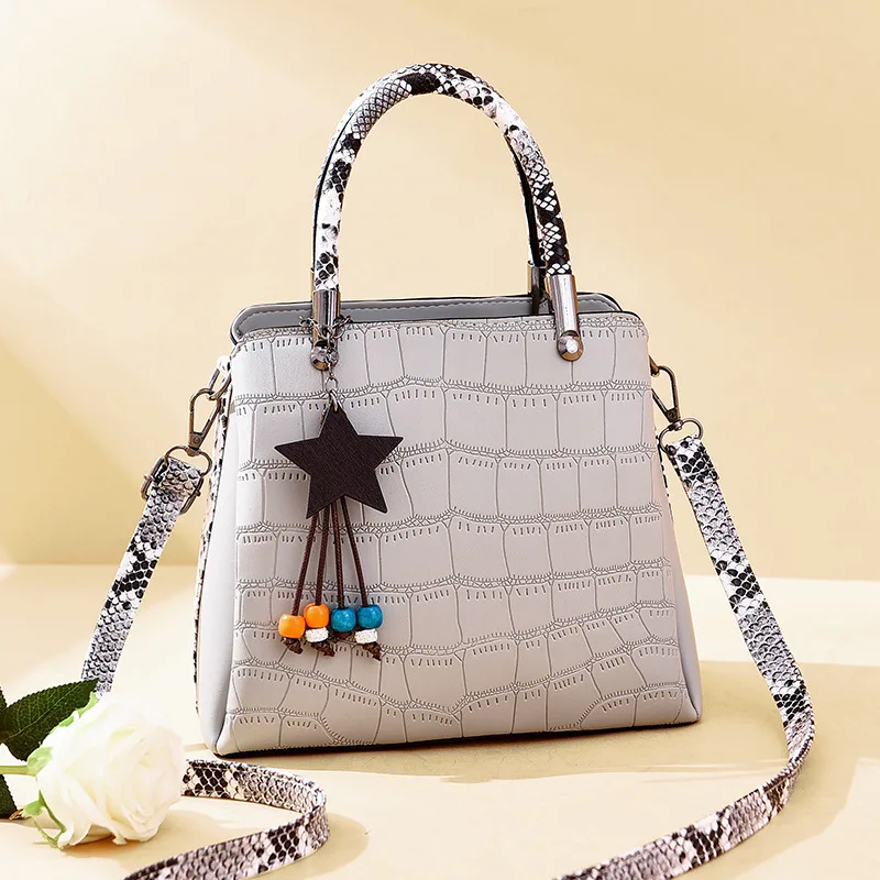 

Single-shoulder women's bag 2020 new Korean version women's casual fashion soft bag oblique satchel