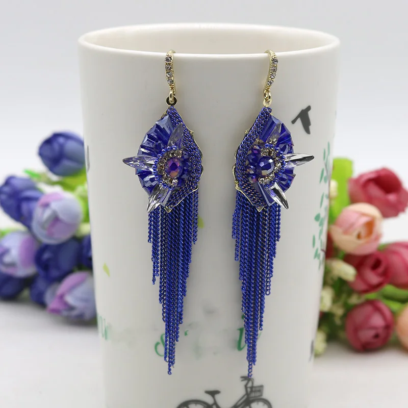Женские длинные висячие серьги стразы с кристаллами и цветными защитными