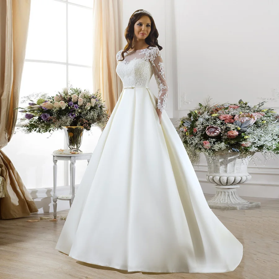 

Weilinsha Modest Satin Wedding Dresses Long Sleeves Scoop Neck Lace Applique Ball Gown Bridal Dress Vestido De Noiva