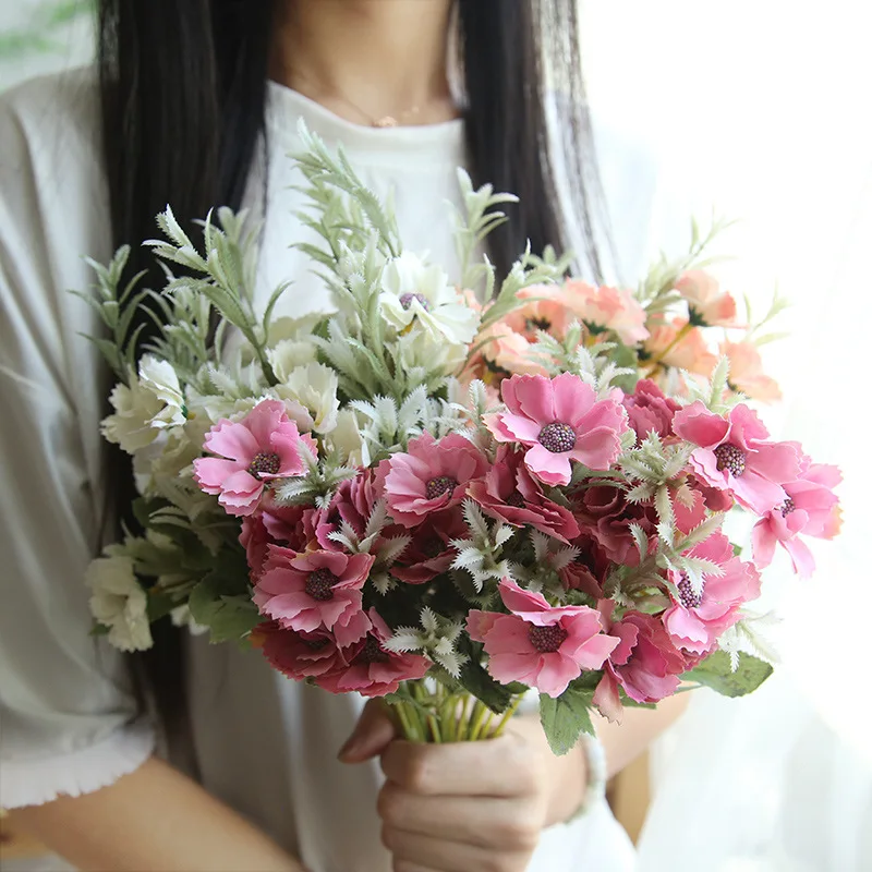 

New Chrysanthemum Artificial Small Daisy Cosmos High-grade Artificial Fower Bud Flower Small Wild Chrysanthemum Fake Flower