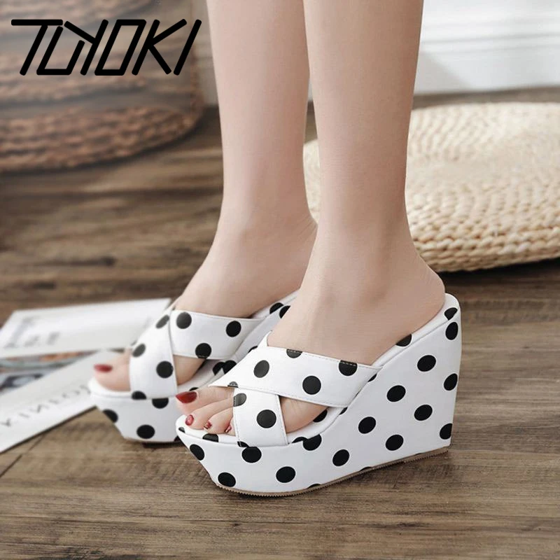 Tuyoki пикантные Повседневные Вечерние оборками модные Молодежные сандалии