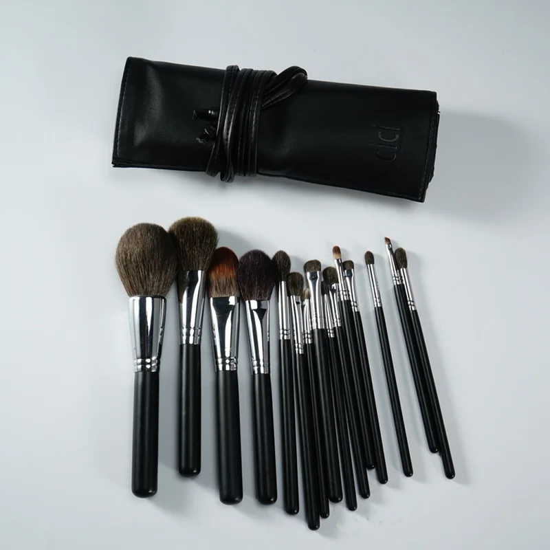 Набор профессиональных кистей для макияжа ручной работы мягкие голубые белки