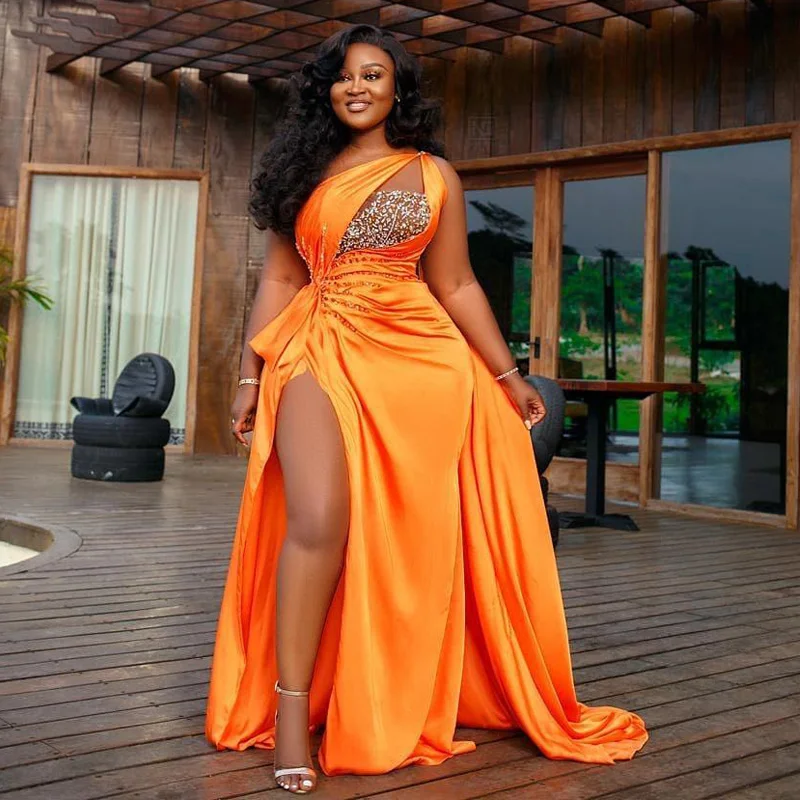 

Modern One Shoulder High Side Split Prom Dresses Orange Beaded Crystals Long Party Dress Satin Sexy Satin Evening Gown