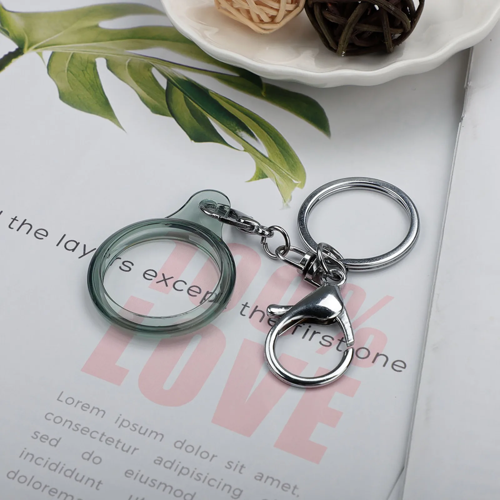 

For Airtags Anti-lost Locator Silicone Protective Cover With Metal Hook