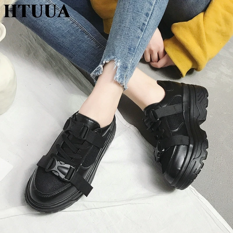 HTUUA/модные кроссовки на плоской платформе с дышащей сеткой; женская обувь из Вулканизированной Ткани; Цвет черный, белый; повседневная обувь на толстой мягкой подошве; SX2290