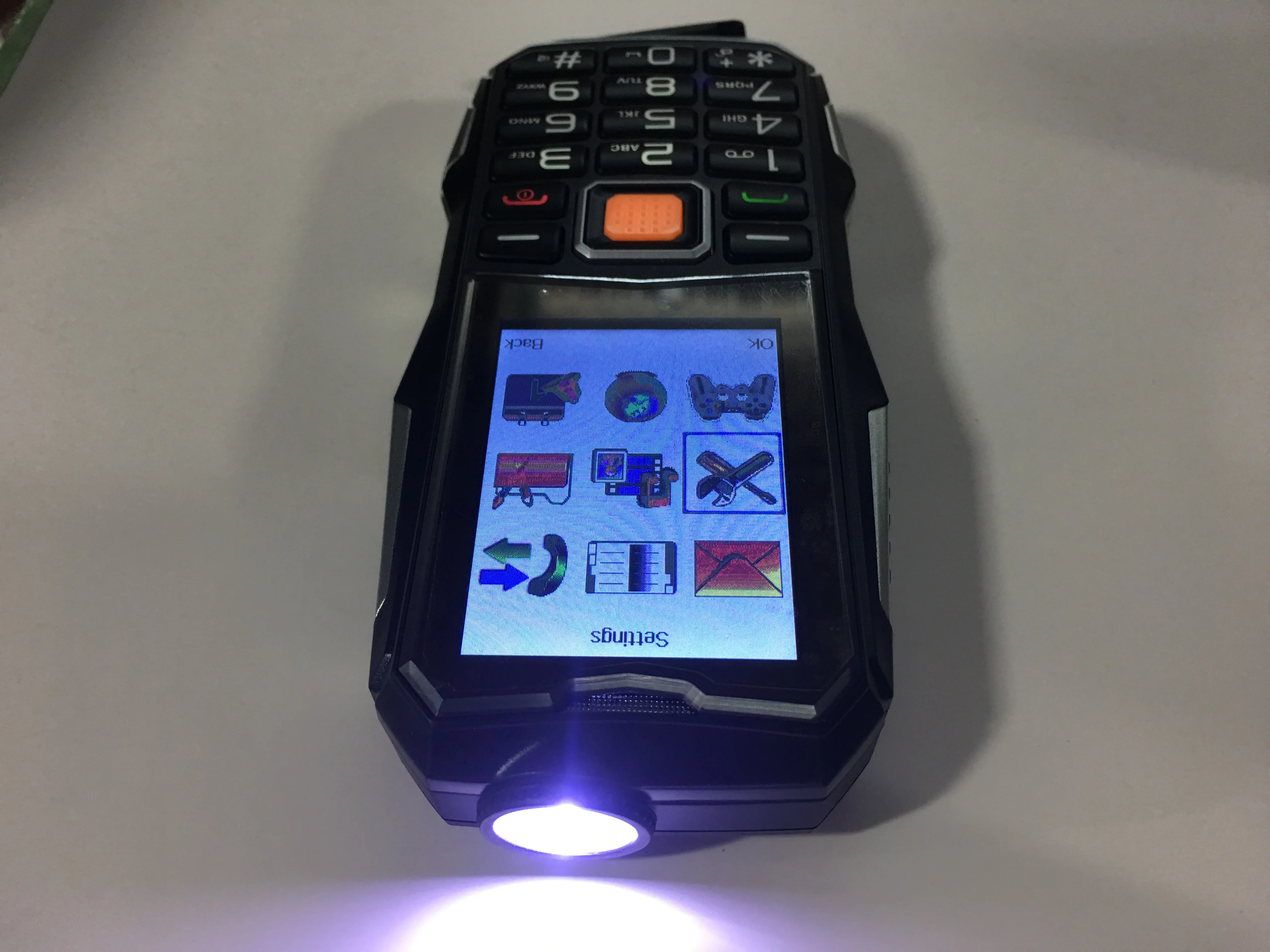 Новинка, S9 внешний аккумулятор, противоударный громкий динамик, фонарик, Bluetooth камера, MP3, FM, две sim-карты, 2,4 дюймов, сотовый телефон