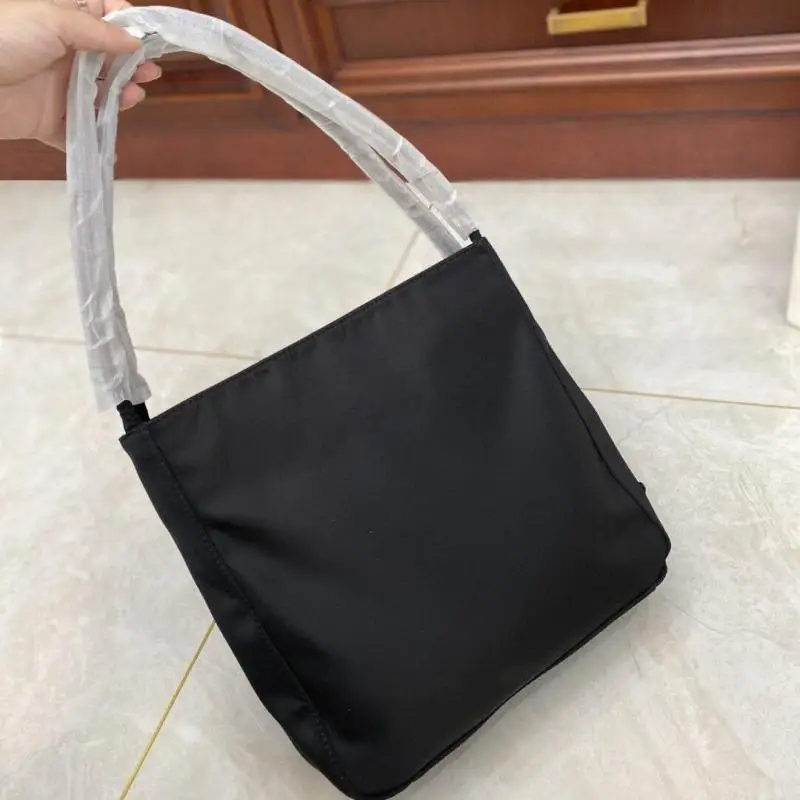 

2021 Luxury high quality nylon waterproof ladies handbag classic fashion brand designer bag