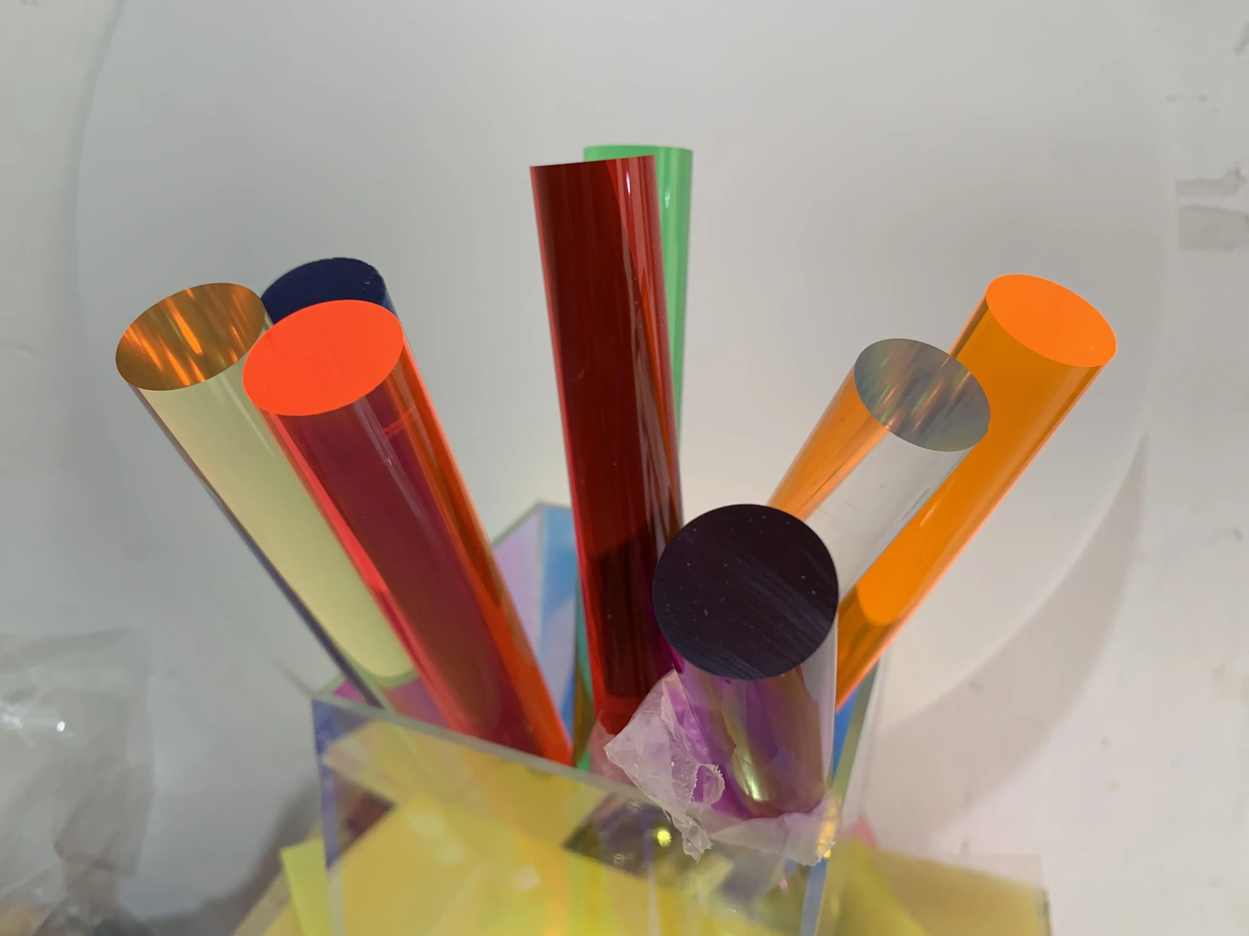 Пластиковый акриловый прозрачный цветной стержень диаметром 20 мм