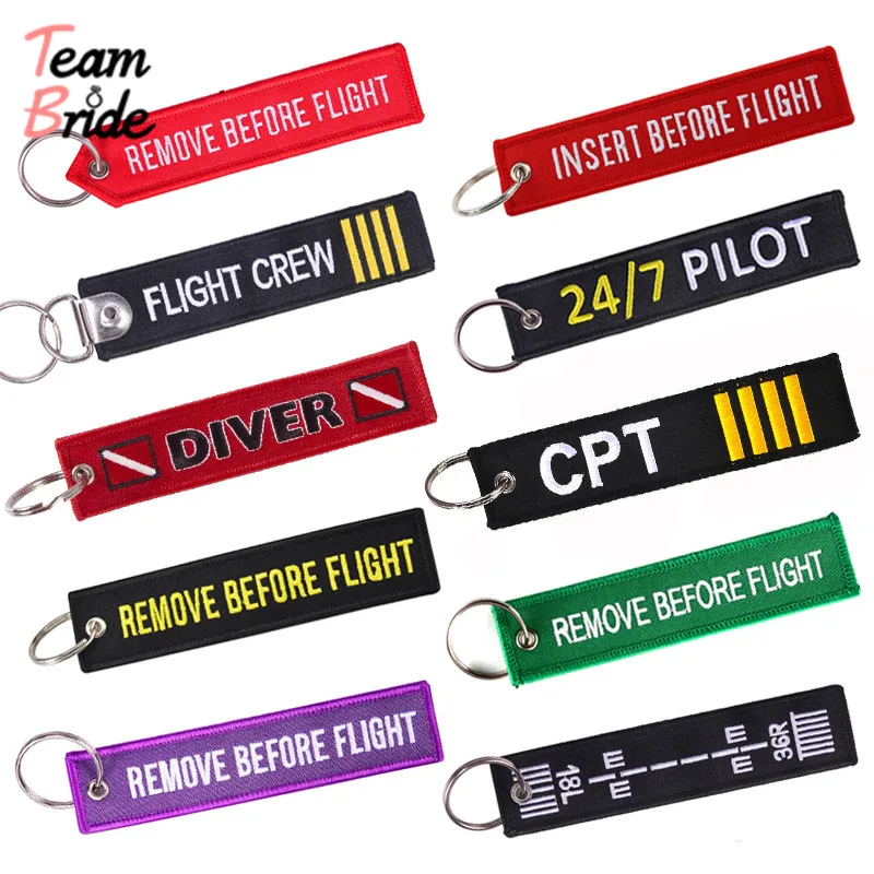 Брелки для автомобиля с красной вышивкой | Дом и сад