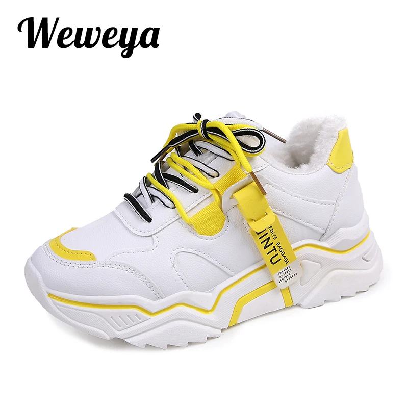 Женские массивные кроссовки Weweya зимние на платформе и танкетке мягкие плюшевые