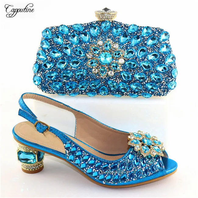 Популярные небесно голубого цвета вечерние женские босоножки на высоком каблуке