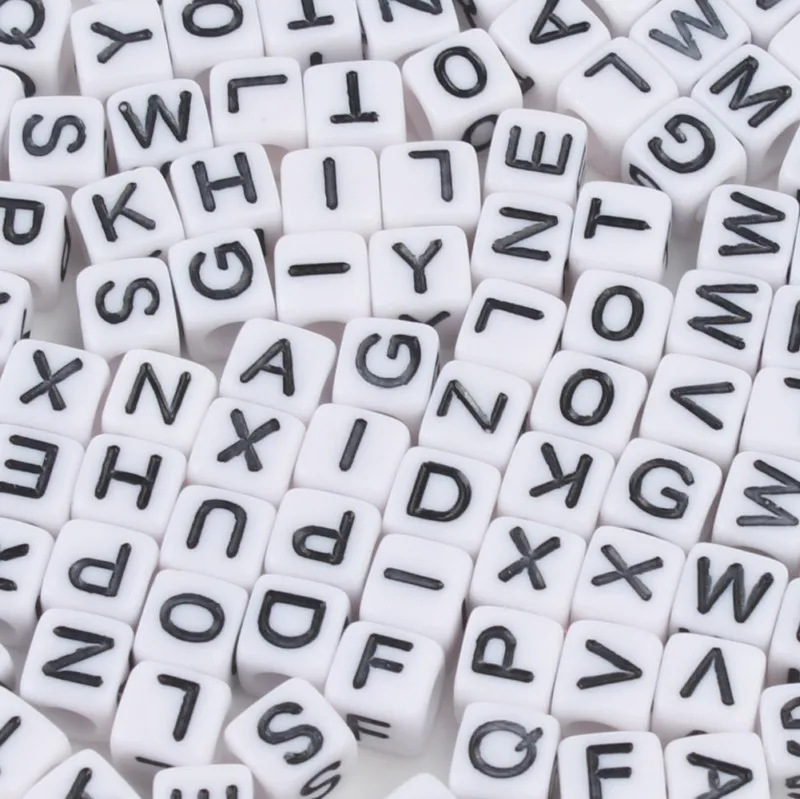 100 шт Смешанные английские буквы бусины в форме сердца алфавитный кубик