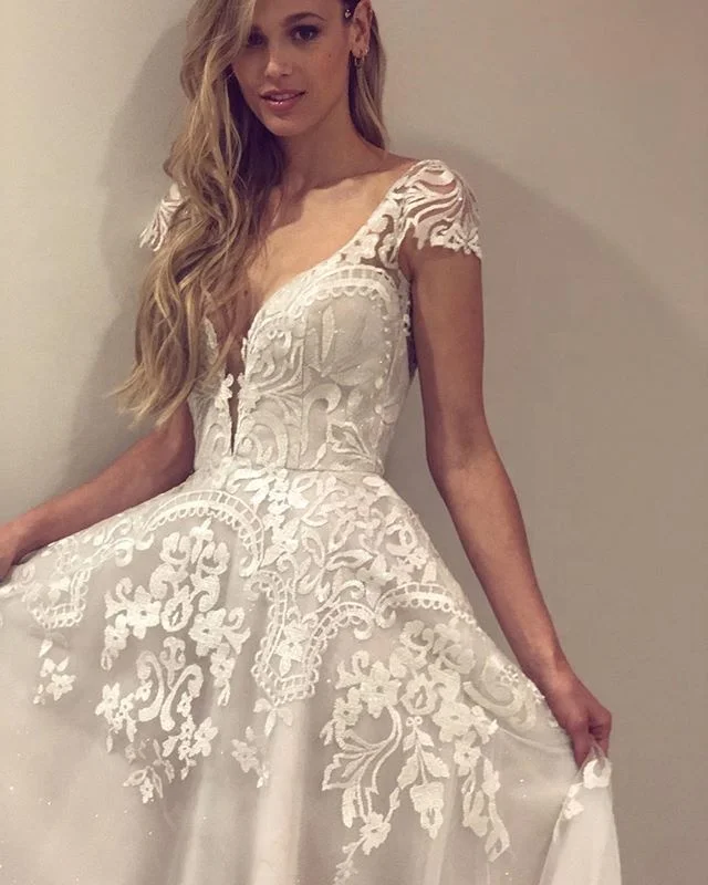 FATAPAESE белого цвета и слоновой кости фатиновое платье с низким вырезом на спине