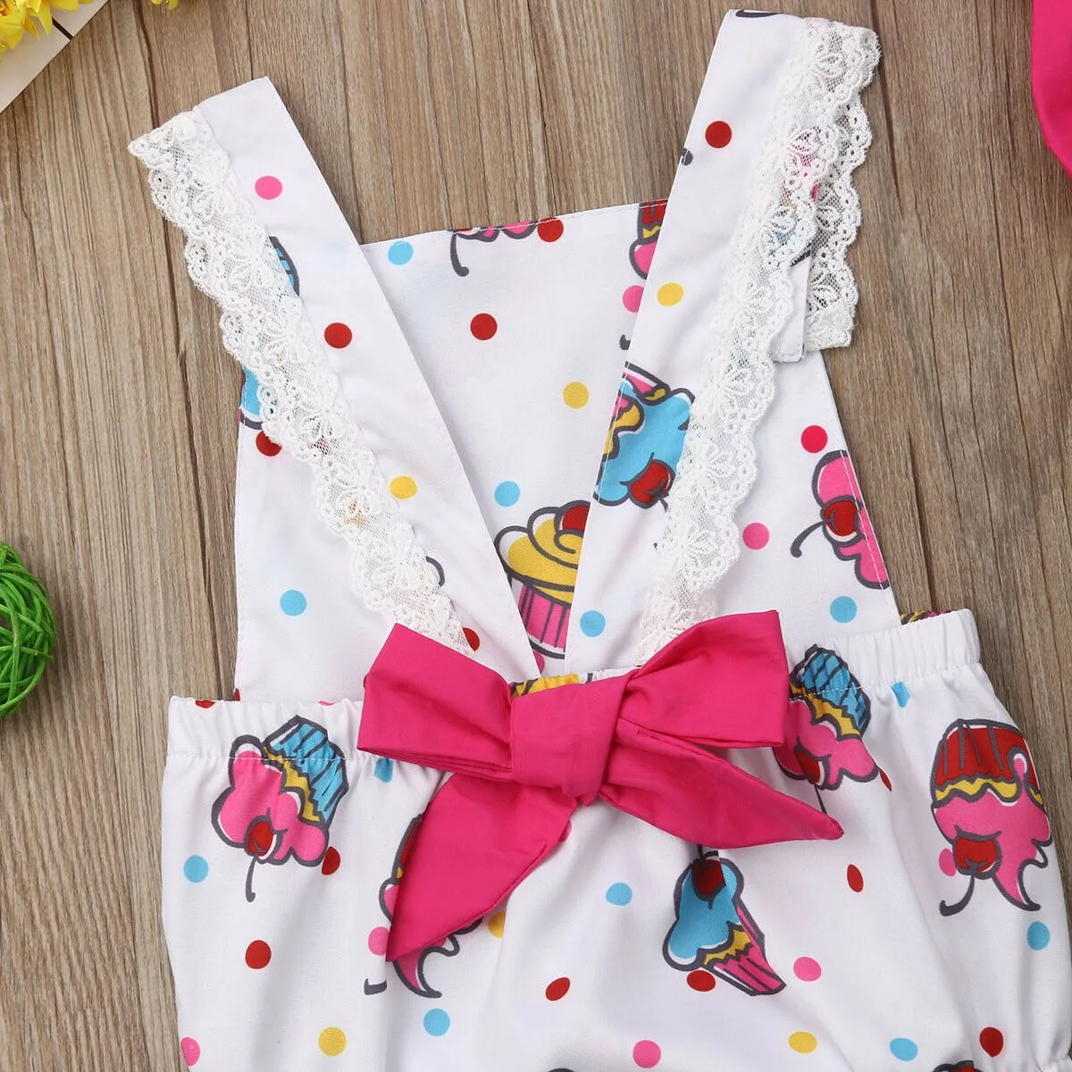 

Sweet Cake Pattern 2-Piece Baby Girl Romper Sleeveless Baby Girl Bodysuit and Headband Set