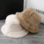 Модная новинка, женская панама, винтажная зимняя леопардовая плюшевая Панама, шапка для женщин, теплый искусственный мех, мягкая женская шляпа от солнца в рыбацком стиле - изображение
