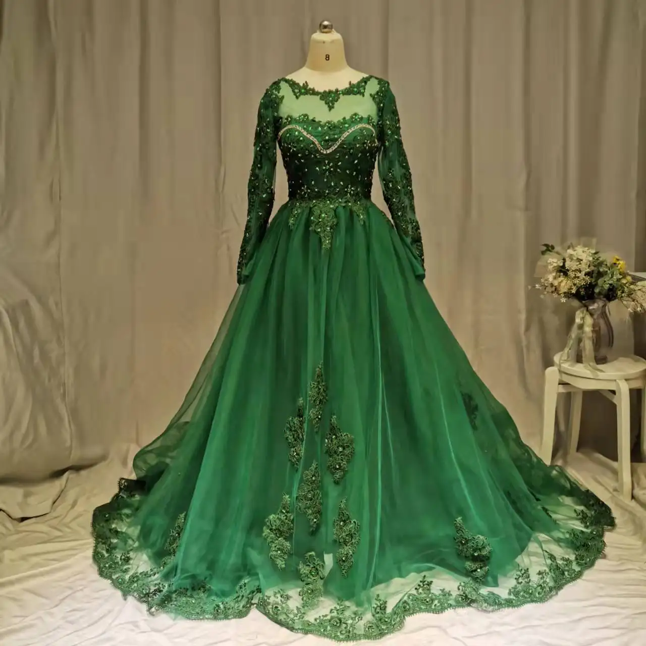 

Green Scoop Neckline Applique Lace Beaded Evening Dresses With Long Sleeve Real Photo Plus Size Formal Evening Gowns