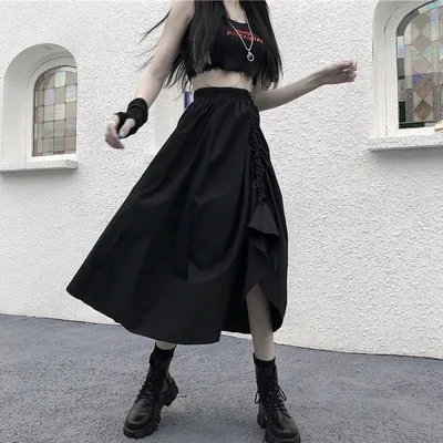 Платье черное с глубоким вырезом на бретельках платье ТРАПЕЦИЕВИДНОЕ