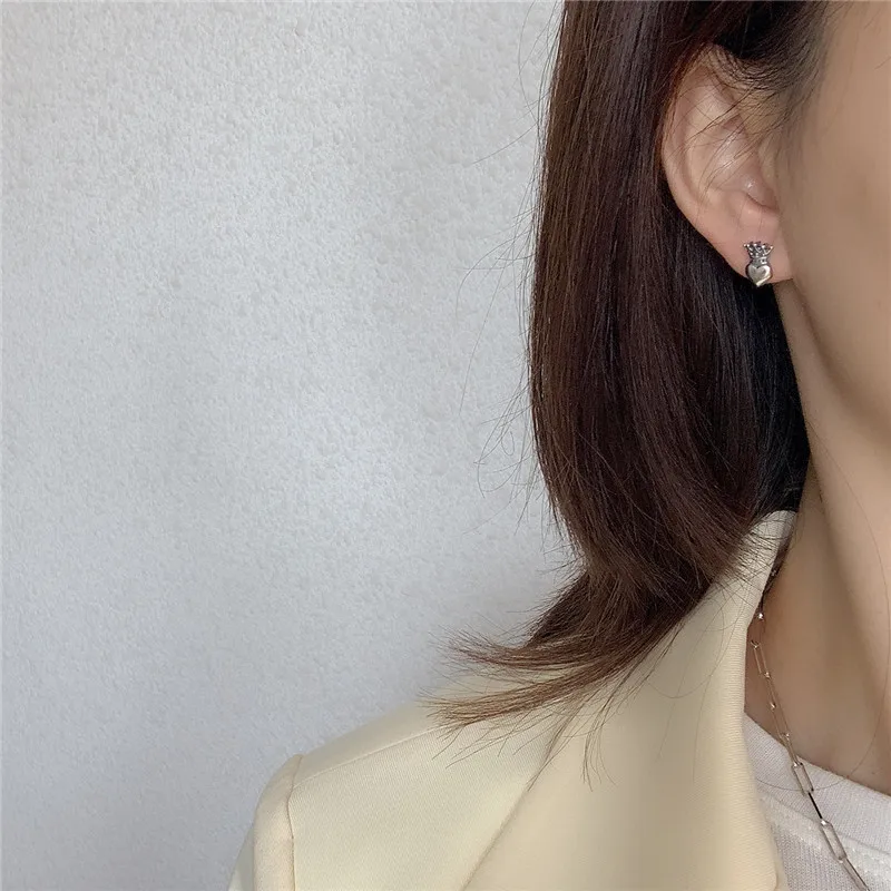 

RUIYI Real 925 Sterling Silver Vintage Crown Stud Earrings For Women Silver Heart Niche Earring For Girl Engagement Jewelry Gift