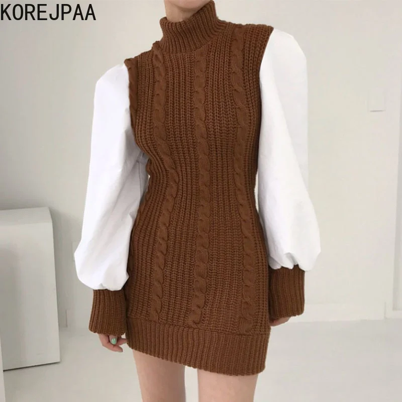 

Винтажное трикотажное платье-мини с воротником-стойкой и рукавами-фонариками