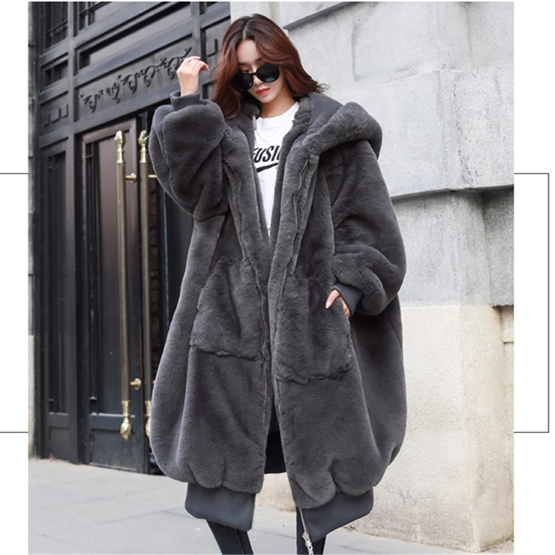 Женское зимнее однотонное пальто с капюшоном модное зеленое большим карманом