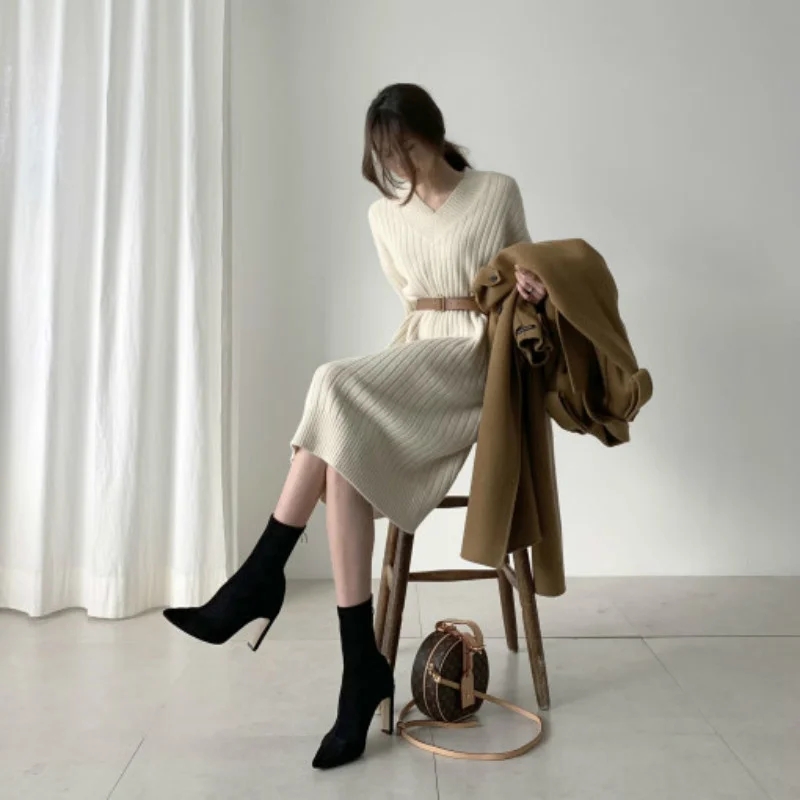 

New women's autumn and winter sexy V-neck knitted long sleeve dress straight neck comfortable sweater slim dress