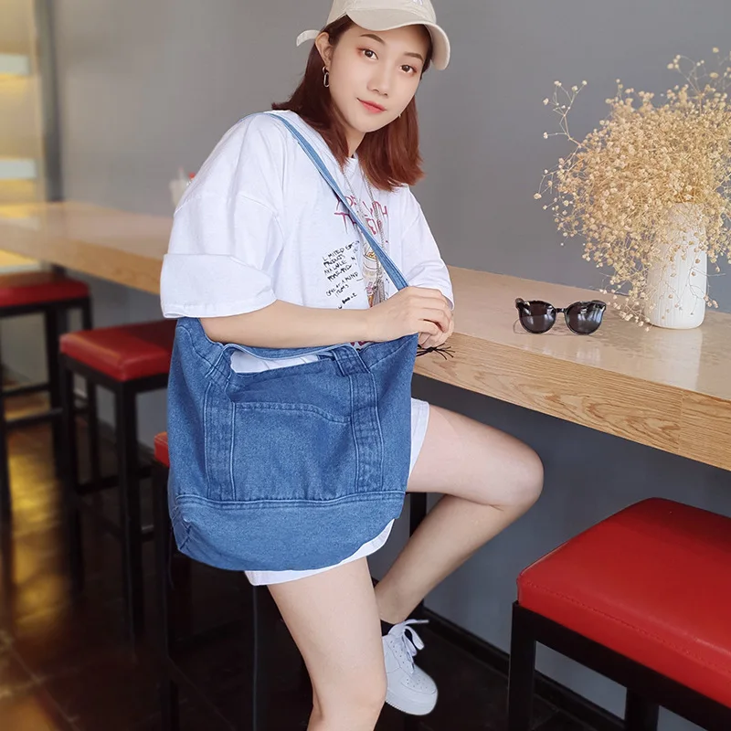 Джинсовая сумка для женщин вместительная дамская сумочка на одно плечо рюкзак