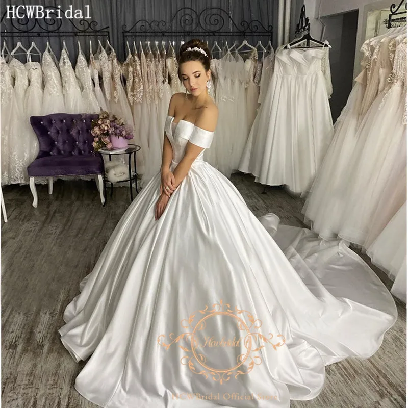 

Новинка, Белое Атласное Бальное Платье, женское свадебное платье, с открытыми плечами, корсет на спине, сексуальное свадебное платье