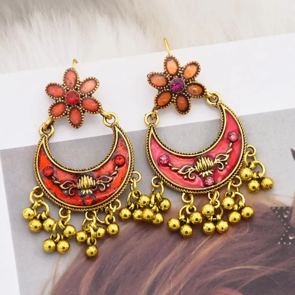 

New Crystal Inlaid Vintage Tassel Earrings Carved Flowers European and American Fashion Jewelry.