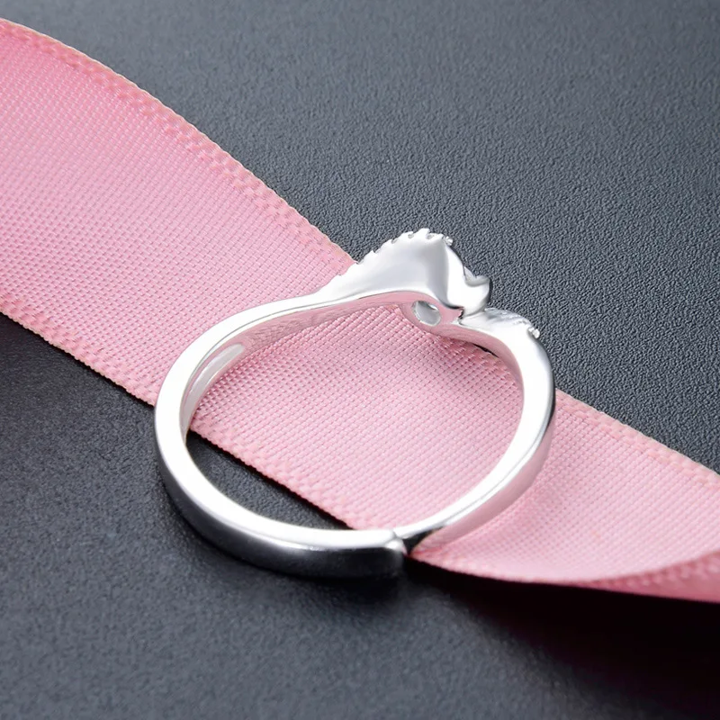 

Женское кольцо на указательный палец из серебра 925 пробы с фианитом