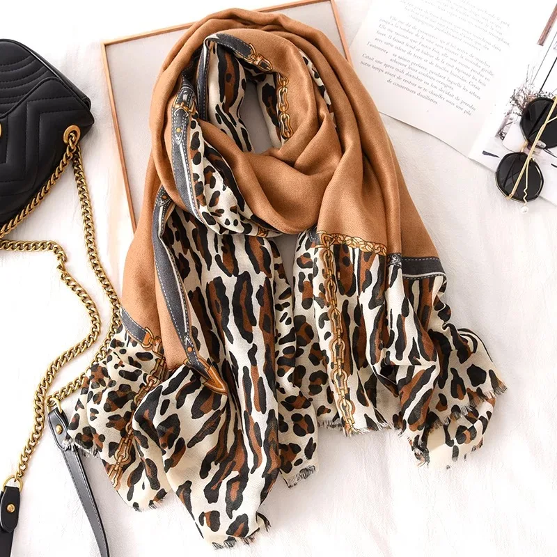 

Ladies New Fashion Leopard Patchwork Viscose Shawl Scarf Autumn Winter Muffler Headband Foulard Sjaal Wrap Hijab Snood 180*90Cm