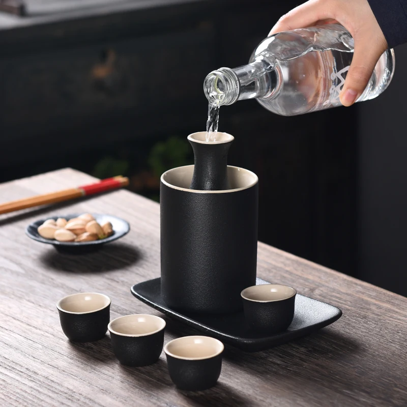 

Japanese Style Hip Flask Set Classic Handmade Ceramics Retro Creative Hip Flask Home Round Flasque Alcool Table Supplies EJ50HF