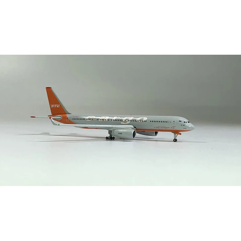Изысканные 1/500 русская звезда авиастар tu-204c с трёхмерными чертёжами RA 64021 |