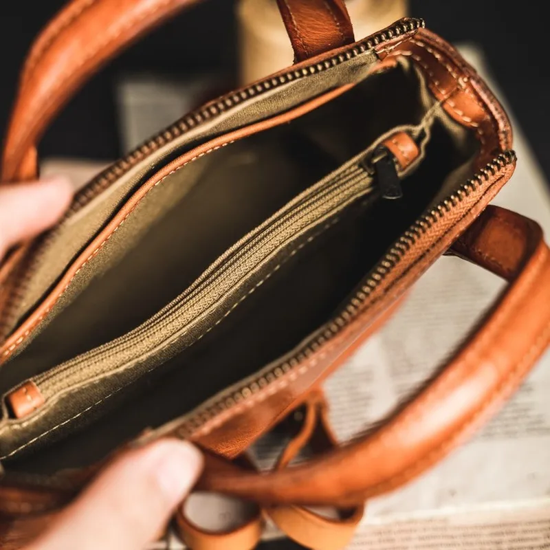 Genuine leather women's bag, retro handmade women's bag, personalized head leather handbag, one shoulder oblique travel handbag