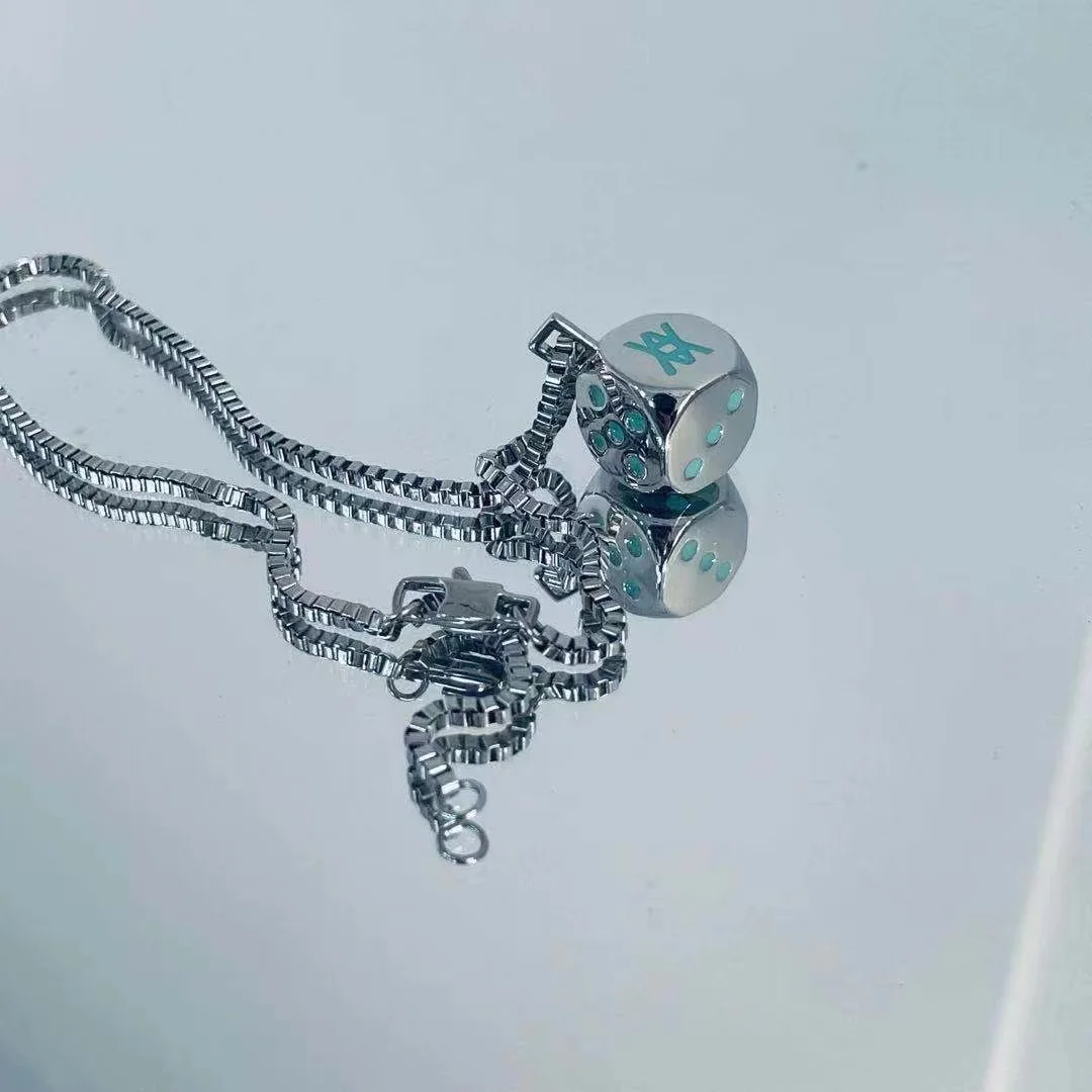 

New lucky dice necklace for couples