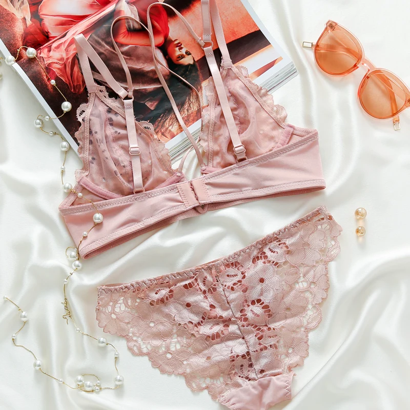 Комплект женского нижнего белья бюстгальтер с глубоким V-образным вырезом белье