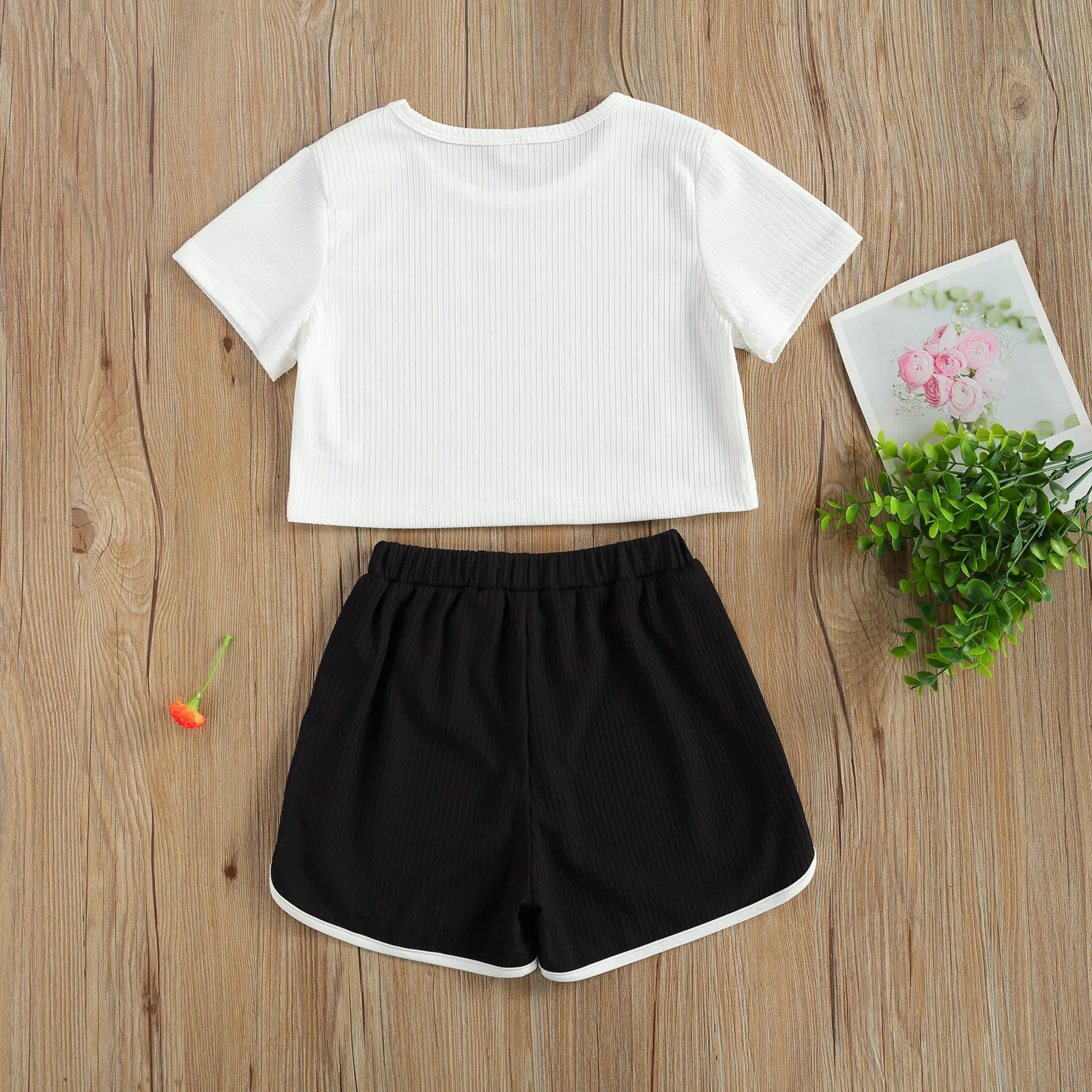

Little Girls 6T-11T Short Sleeve Set Solid Color Ribbed Tops and Patchwork Short Pants 2-piece Suits