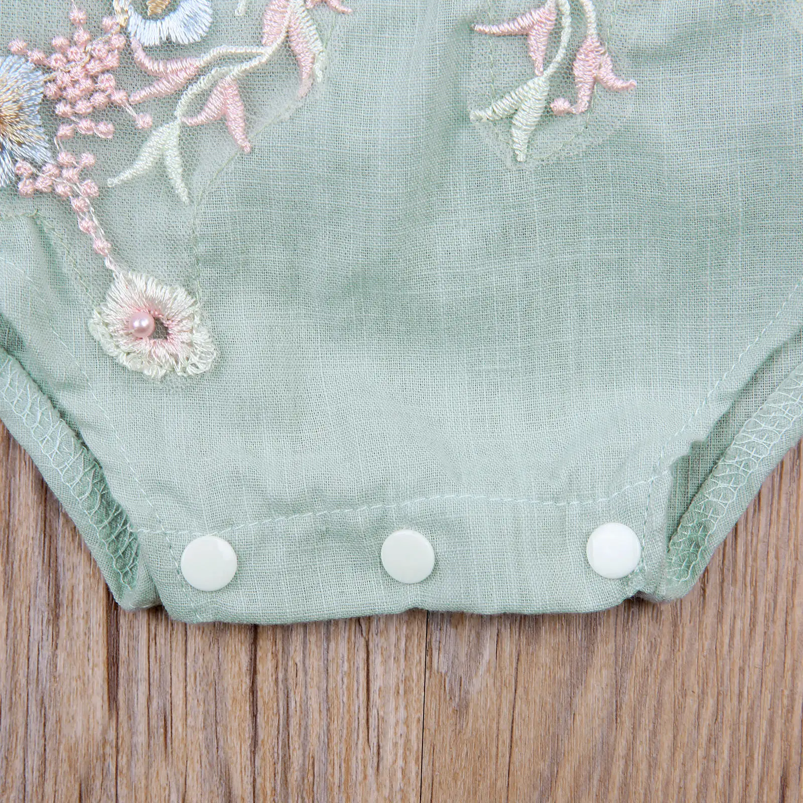 

Cute Infant Newborn Baby Girls Casual Romper Light Blue Sleeveless Square Collar Floral Embroidery Pattern One-piece
