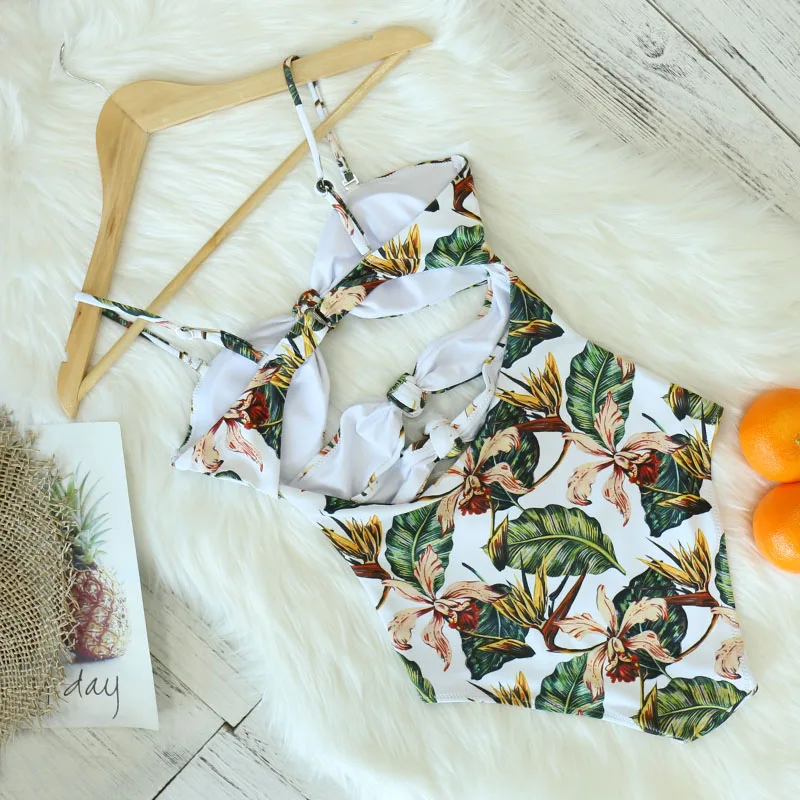 Соблазнительный слитный красный купальник 2020 с оборками и глубоким V образным