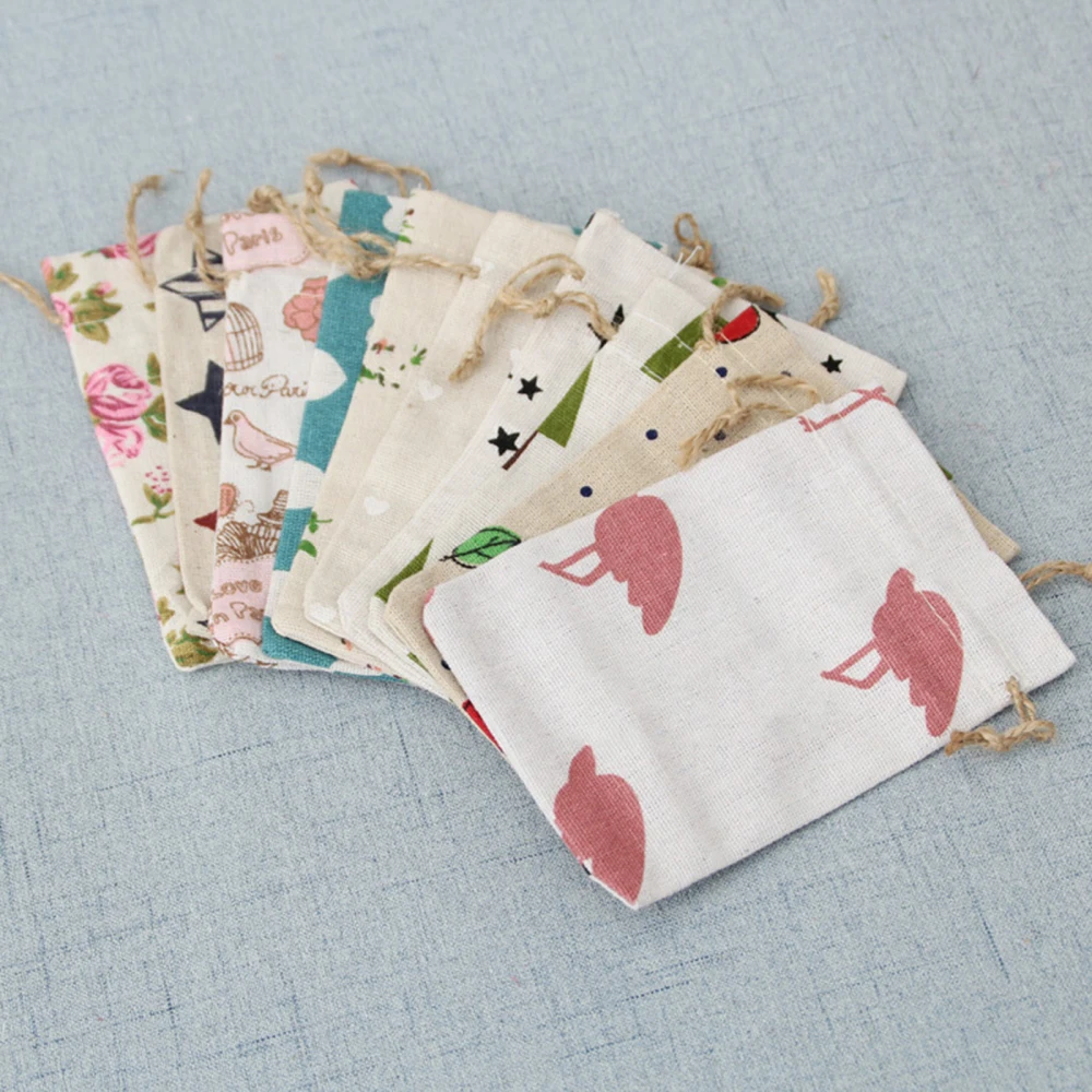 

Printed Cotton Linen Bag Drawstring Pocket 12pcs Cartoons Christmas Color Random Gifts Festivals 10x14cm Gift Bags