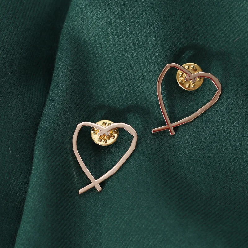 Мужская металлическая заколка в форме сердца Золотая брошка на лацканы для