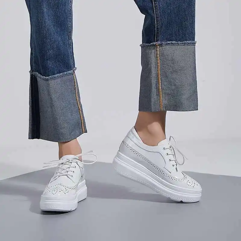 Кроссовки Krazing Pot из натуральной кожи белые броги с резным круглым носком на