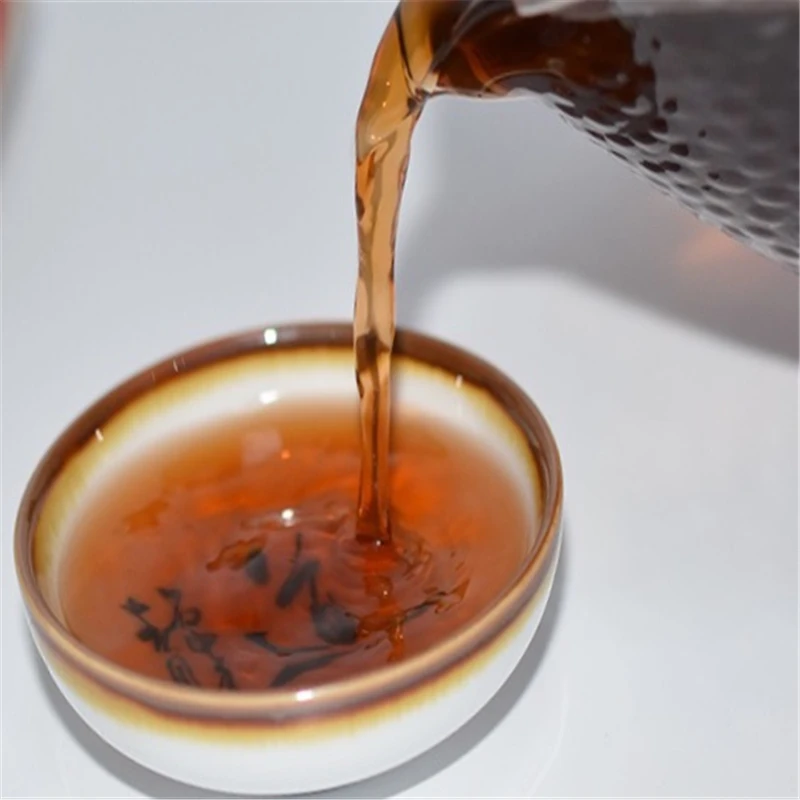 

2007 Year YUN NAN YIN HAO Pu-erh Chinese Lincang Gongting Royal Yunnan 400g Shu