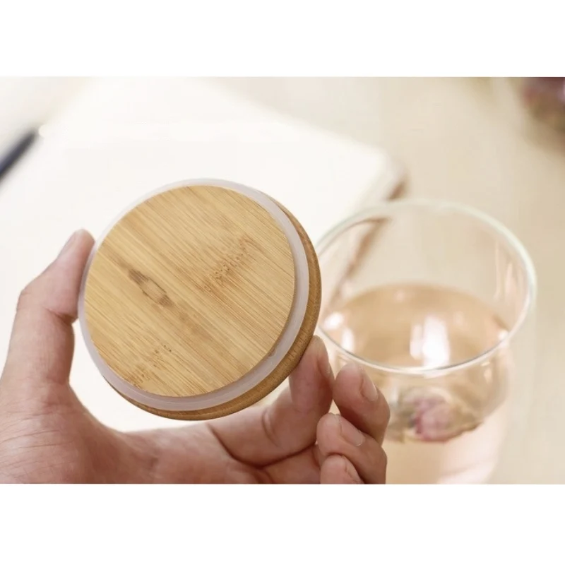 Маленькая прозрачная стеклянная двухслойная бутылка для воды большой емкости