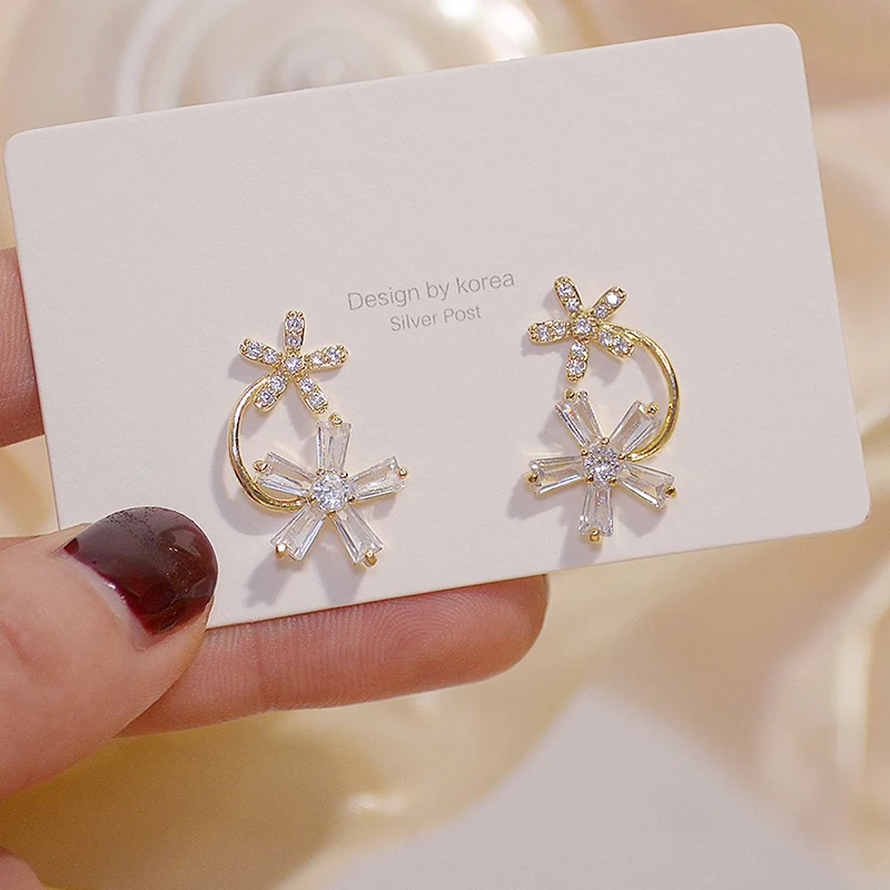 

Cute Transparent Crystal Flower Petals Women Earring Cubic Zircon Inlaid Charm Stud Earrings Wedding Jewelry Oorbellen Gift