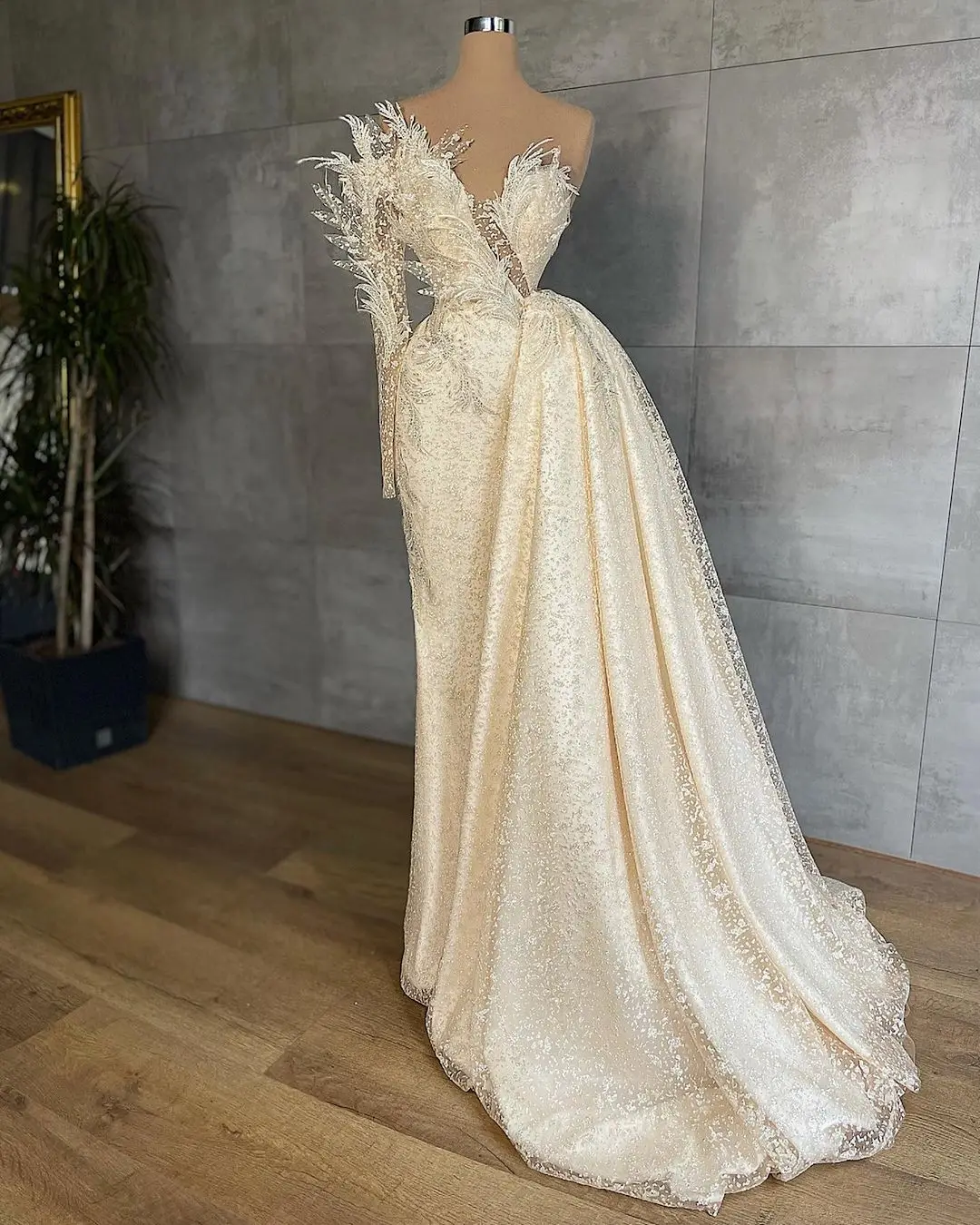 

Luxury Appliques One Shoulder Ivory Mermaid Evening Dresses Beads Long Sleeve Prom Gowns Illusion Celebrity Party Dresses